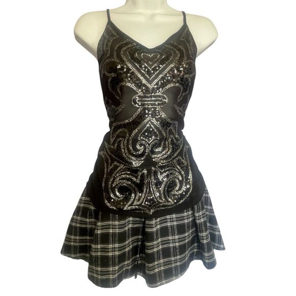 Express Racer Back Sheer Tank with Sequin Hearts Corporate Goth - Picture 4 of 5